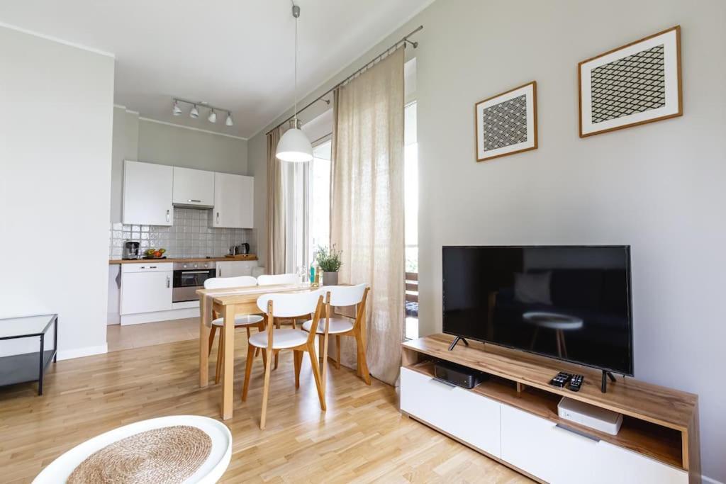 Bright And Cozy Apartment Near Park, With A Huge Terrace. Warschau Exterior foto