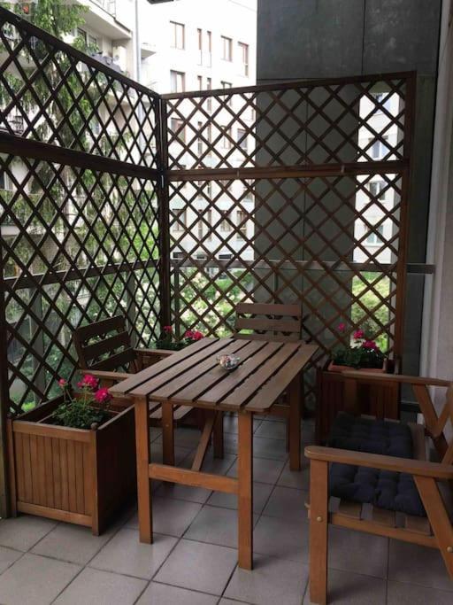 Bright And Cozy Apartment Near Park, With A Huge Terrace. Warschau Exterior foto