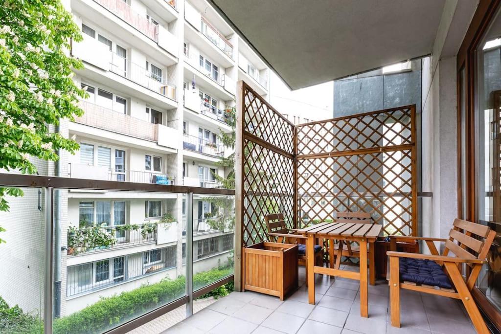 Bright And Cozy Apartment Near Park, With A Huge Terrace. Warschau Exterior foto